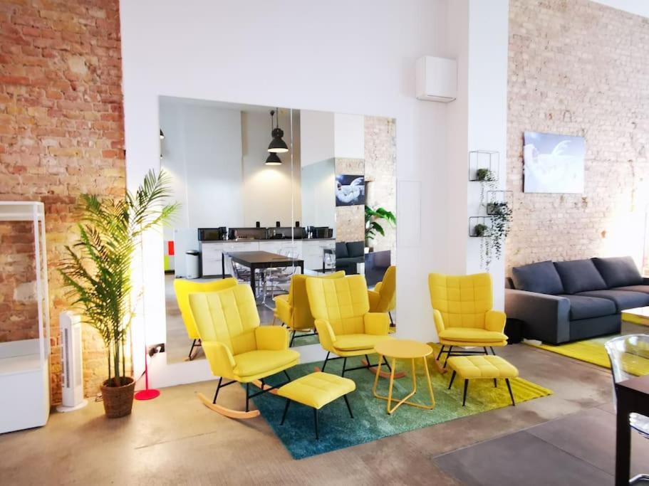 Appartement Sc 00 Loft By Rockchair L Superhost Status L Unique & Style Loft 205 Sqm 2 Floors Tablefootball Tabletennis 3 Bathrooms Boxspringbeds Welcomes You! *