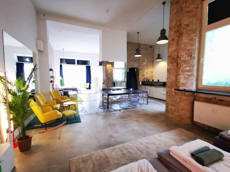 Sc 00 Loft By Rockchair L Superhost Status L Unique & Style Loft 205 Sqm 2 Floors Tablefootball Tabletennis 3 Bathrooms Boxspringbeds Welcomes You! Appartement Berlin