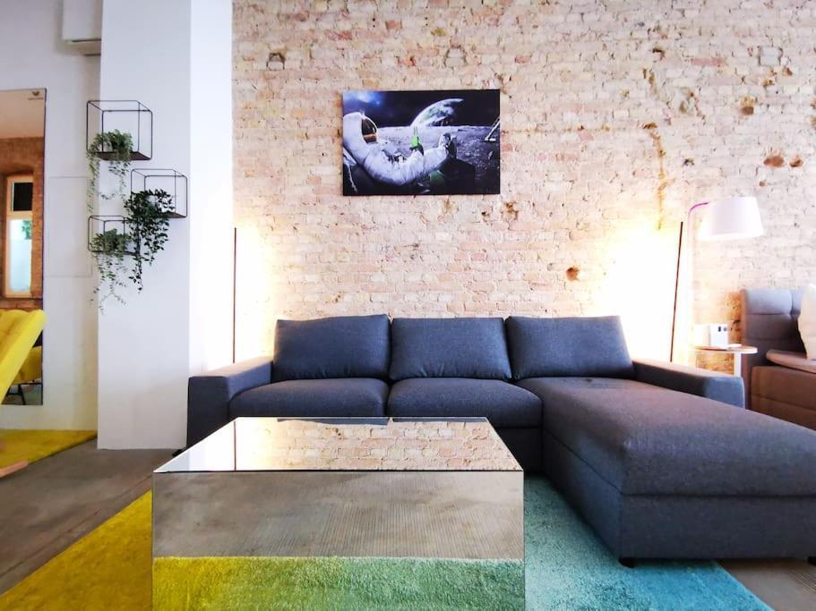 Appartement Sc 00 Loft By Rockchair L Superhost Status L Unique & Style Loft 205 Sqm 2 Floors Tablefootball Tabletennis 3 Bathrooms Boxspringbeds Welcomes You! *